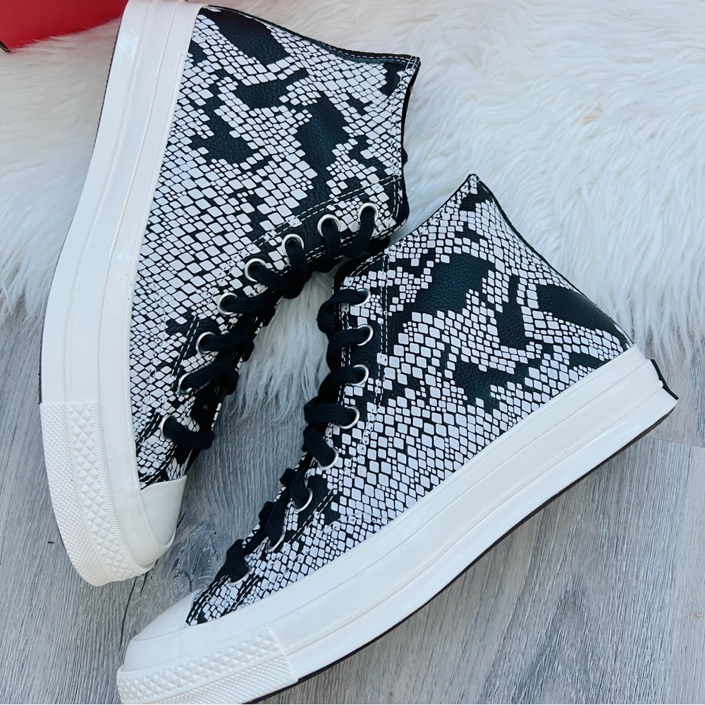 NWT Converse Chuck 70 Hi Women’s Shoes - Picture 5 of 8